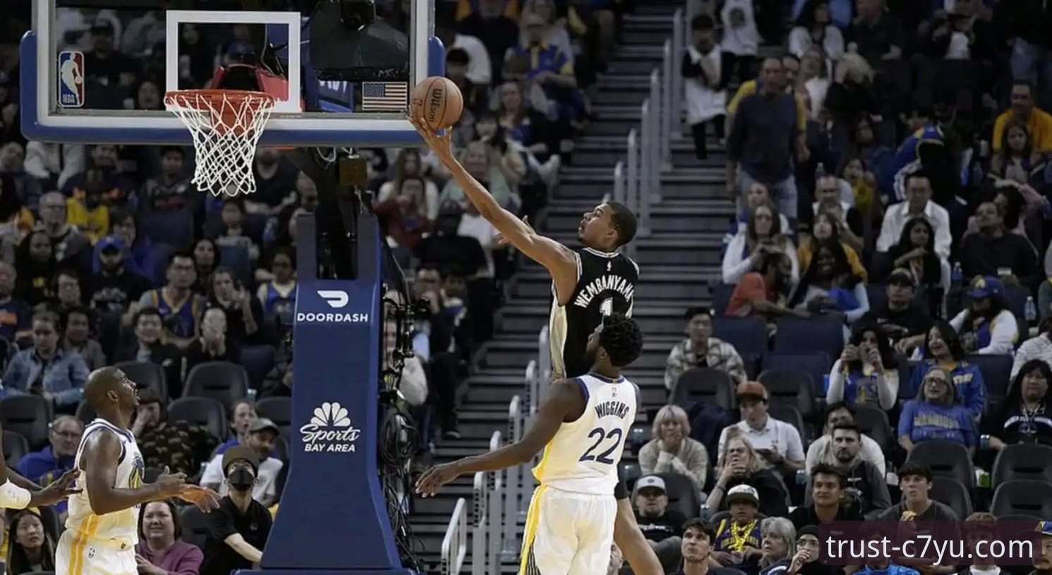 亚历山大47分加时制胜：雷霆险胜活塞赛事详解